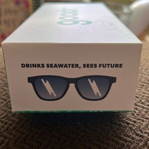 Goodr. Navy sunglasses. OG style.